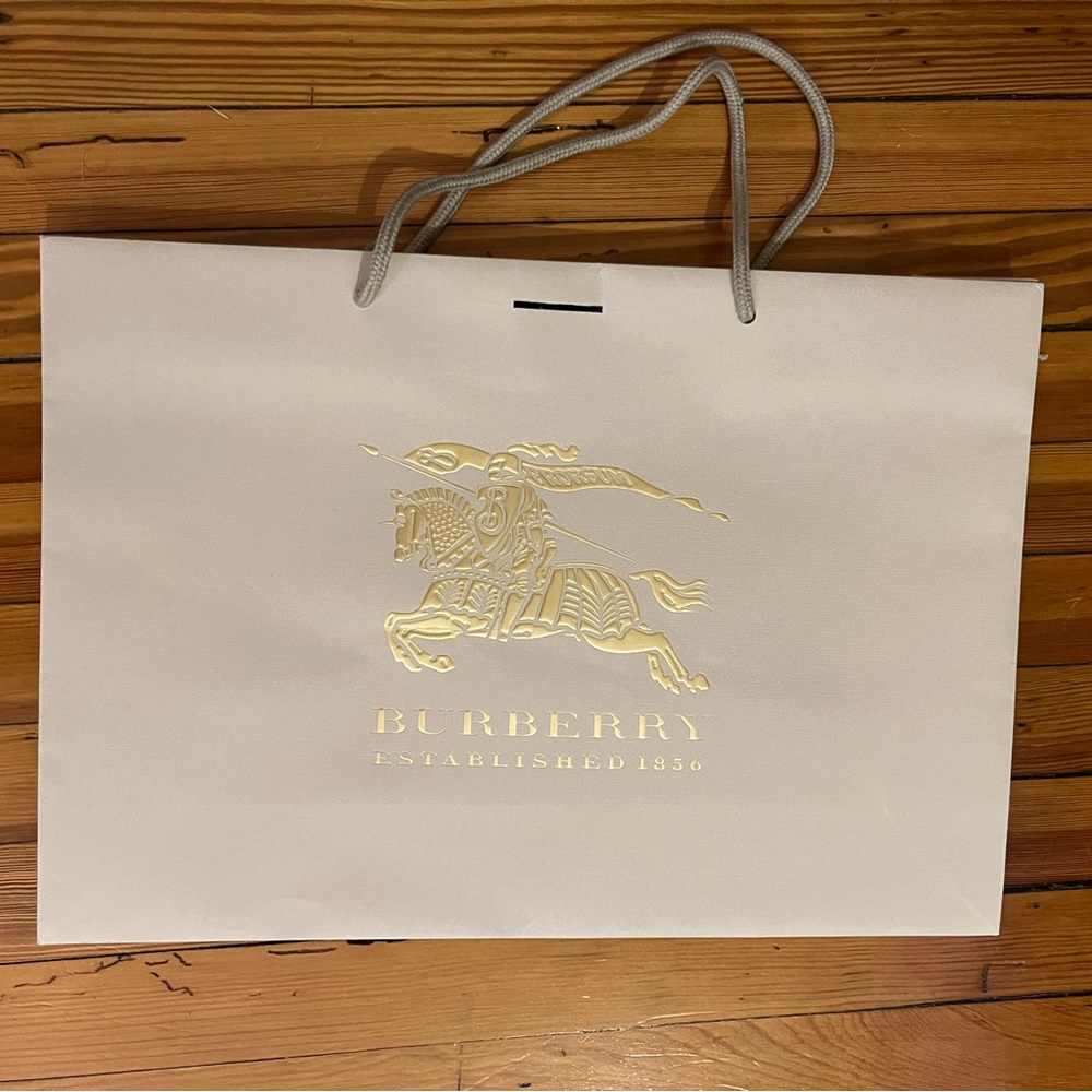 Burberry shopping bag tan
